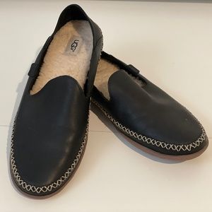 NEW UGG BLACK MOCKSHEEPSKIN INSOLE MOCASSINS WITH WHIP STITCHED UPPER WOMEN SZ 9